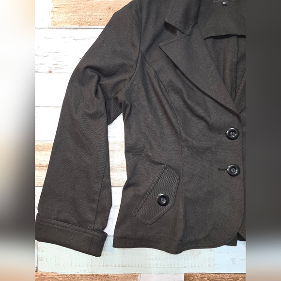 MIKANE Black Blazer - Picture 5 of 6